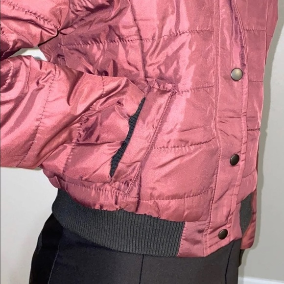 New J2 by JOU JOU Hooded Puffer Jacket in Burgundy - Picture 6 of 11